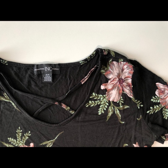 Floral Black Blouse - Picture 2 of 2